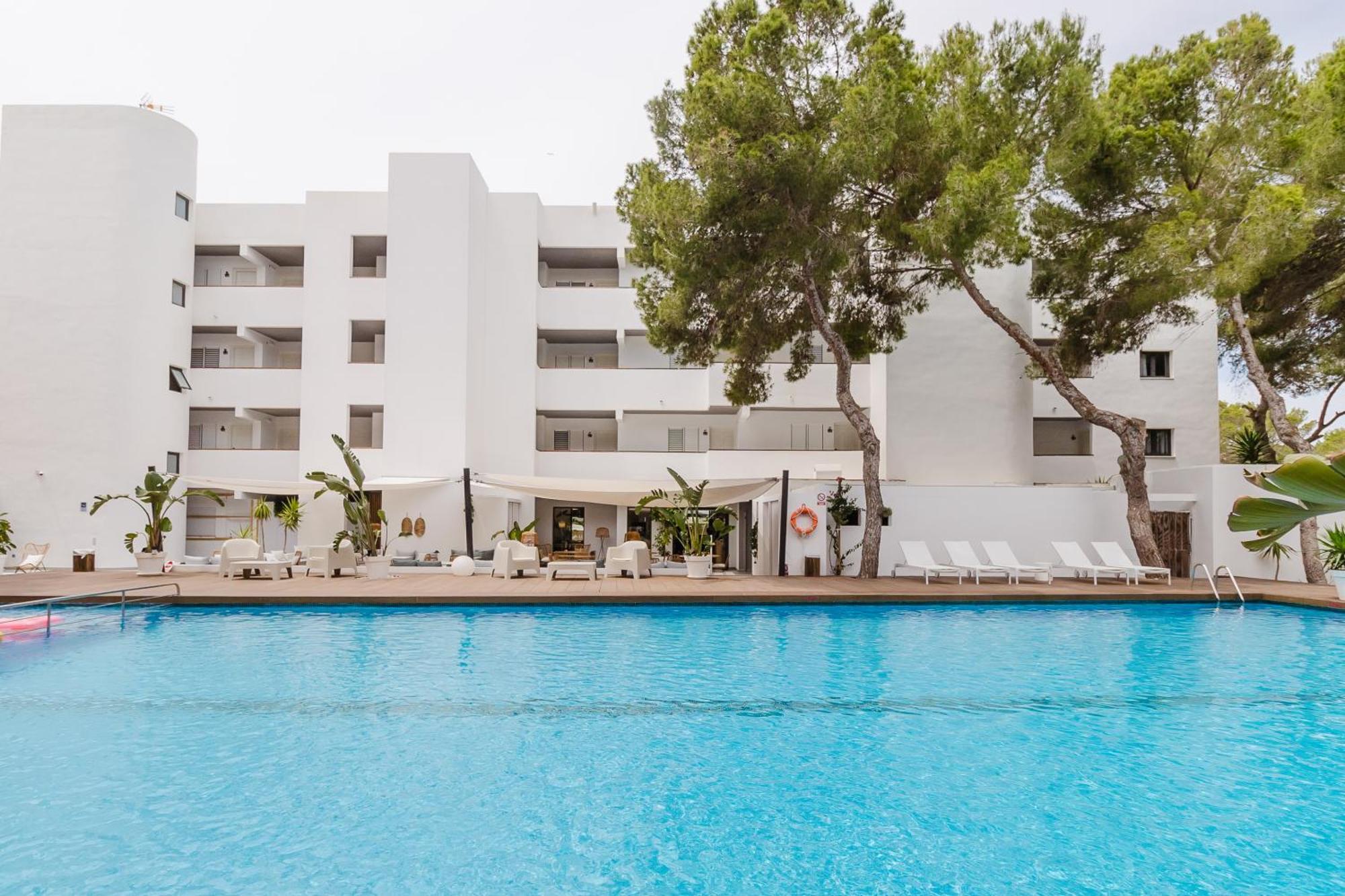Apartamentos Es Pujols - Emar Hotels Exterior foto